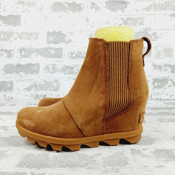 NEW Sorel Joan of Arctic Brown Tan Wedge Chelsea Ankle Boots W676